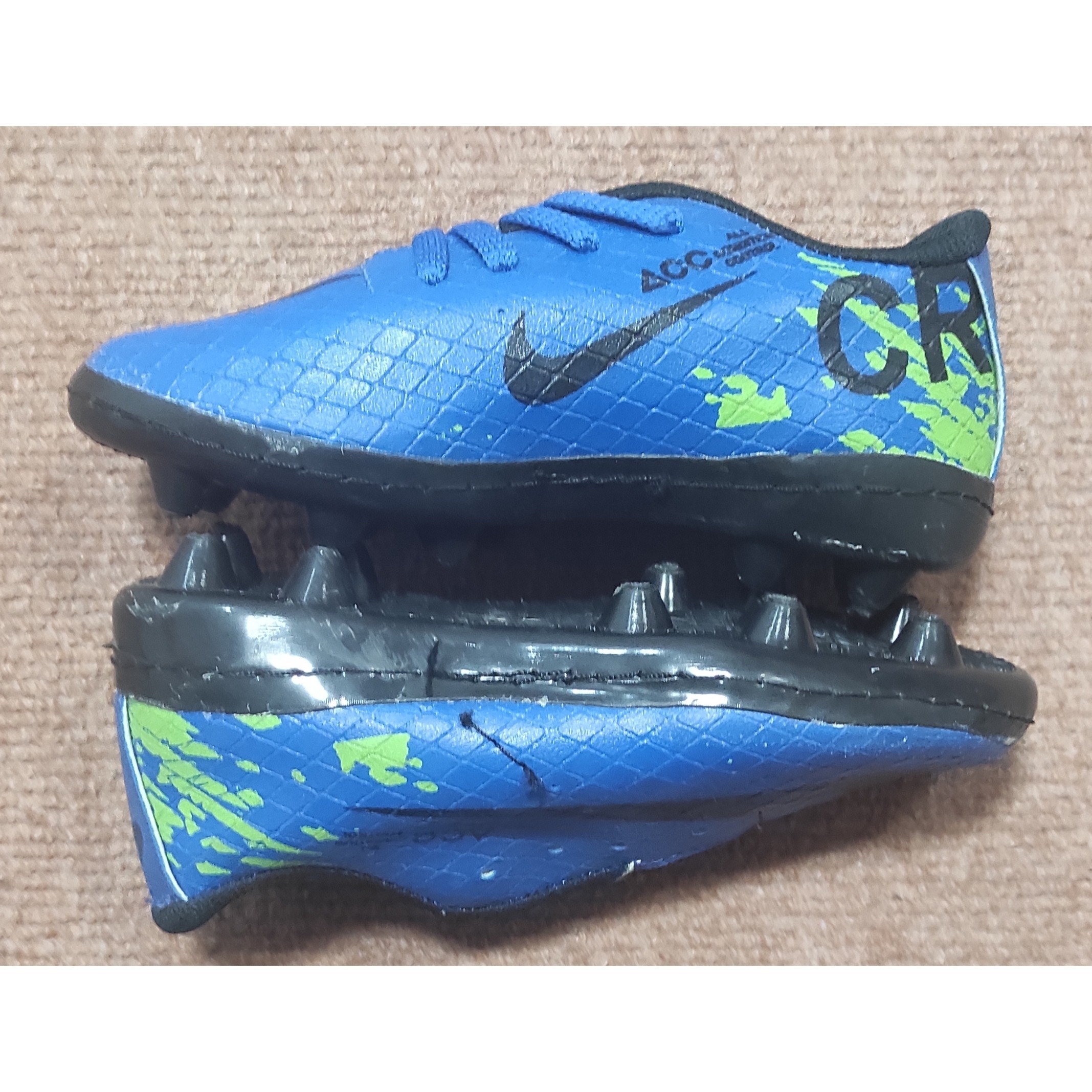 کفش استوک فوتبال اعلا مارک CR7 سایز 30 و 31