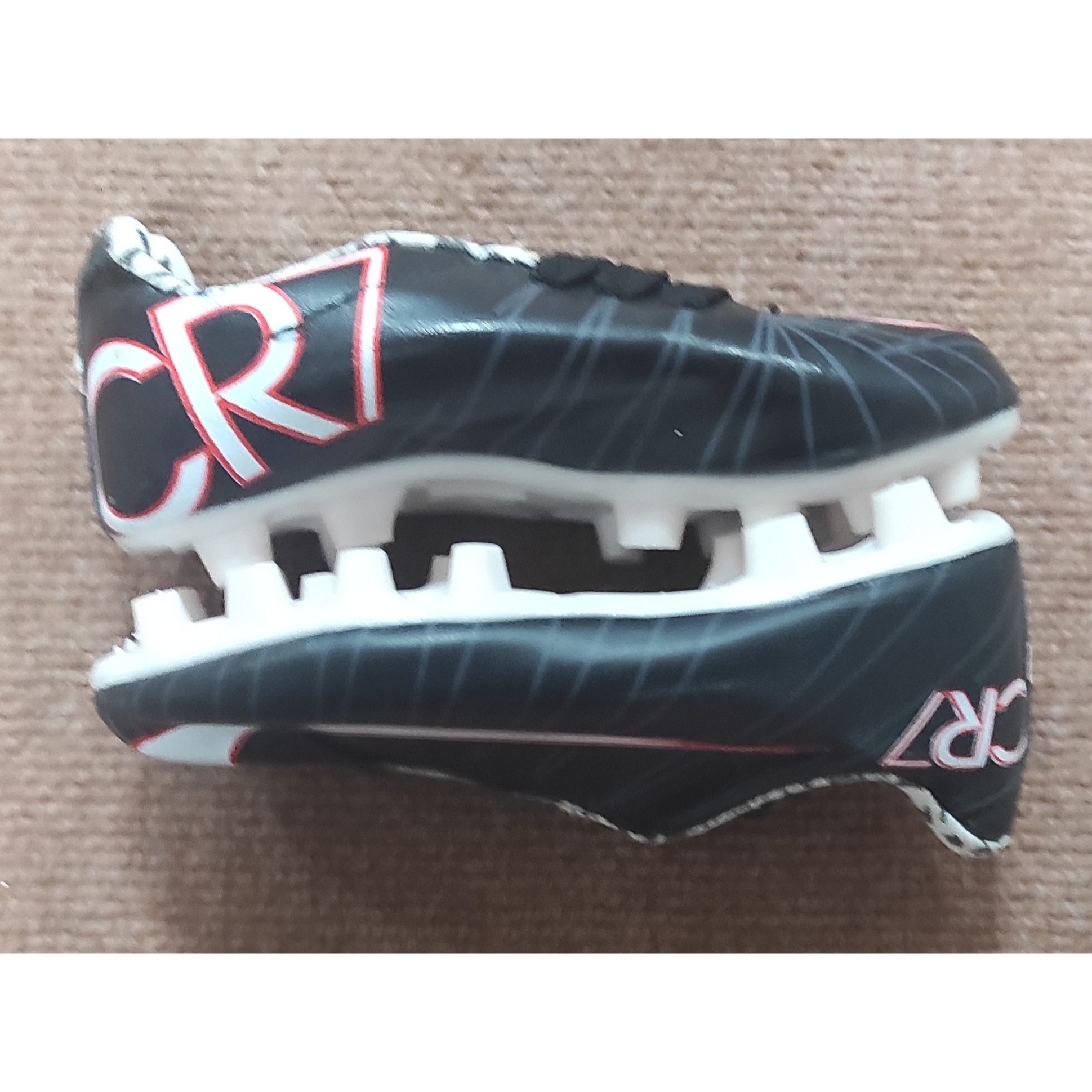 کفش استوک فوتبال اعلا مارک CR7 سایز 30 و 45