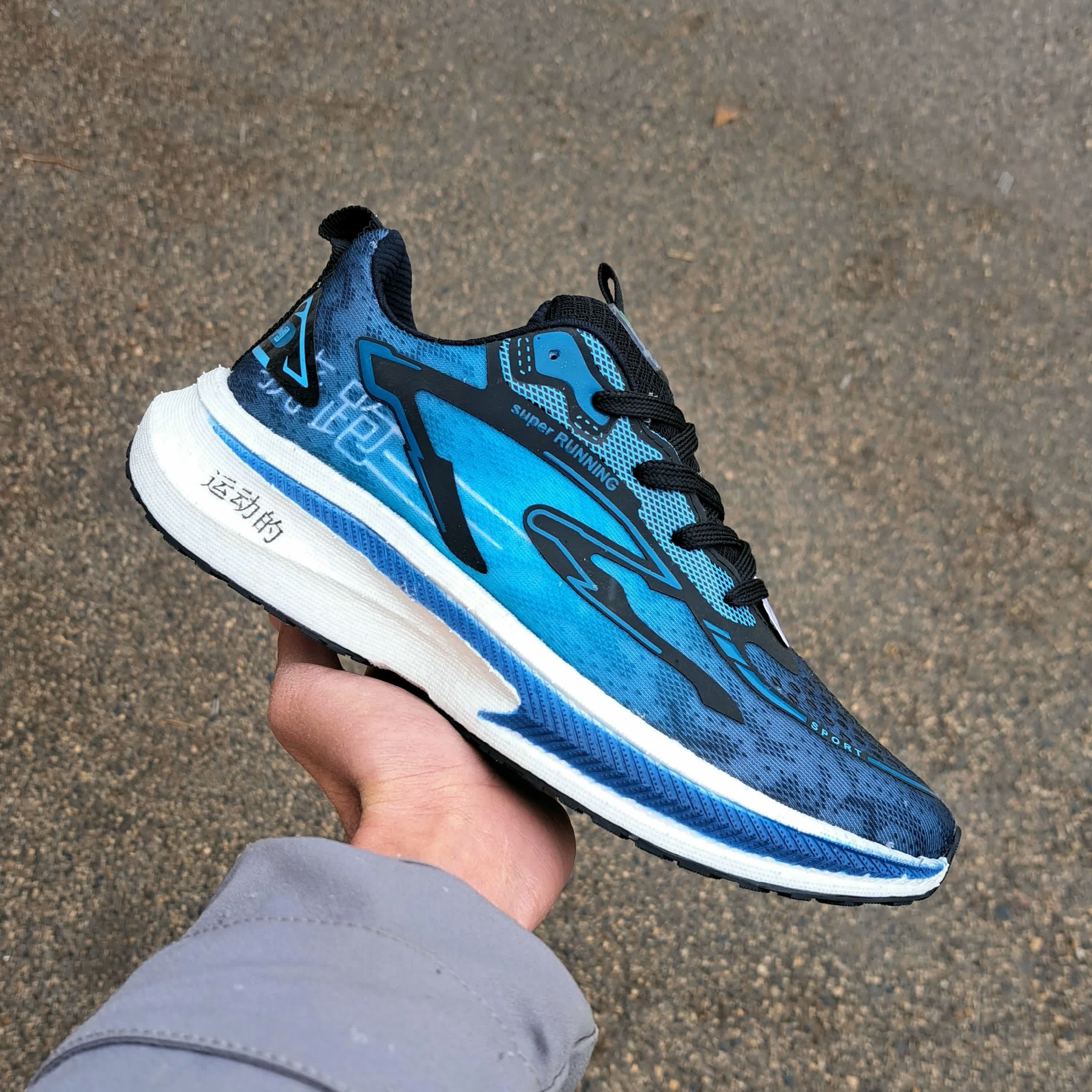 کفش مردانه اسپرت رانینگ ( بسیار نرم راحت )