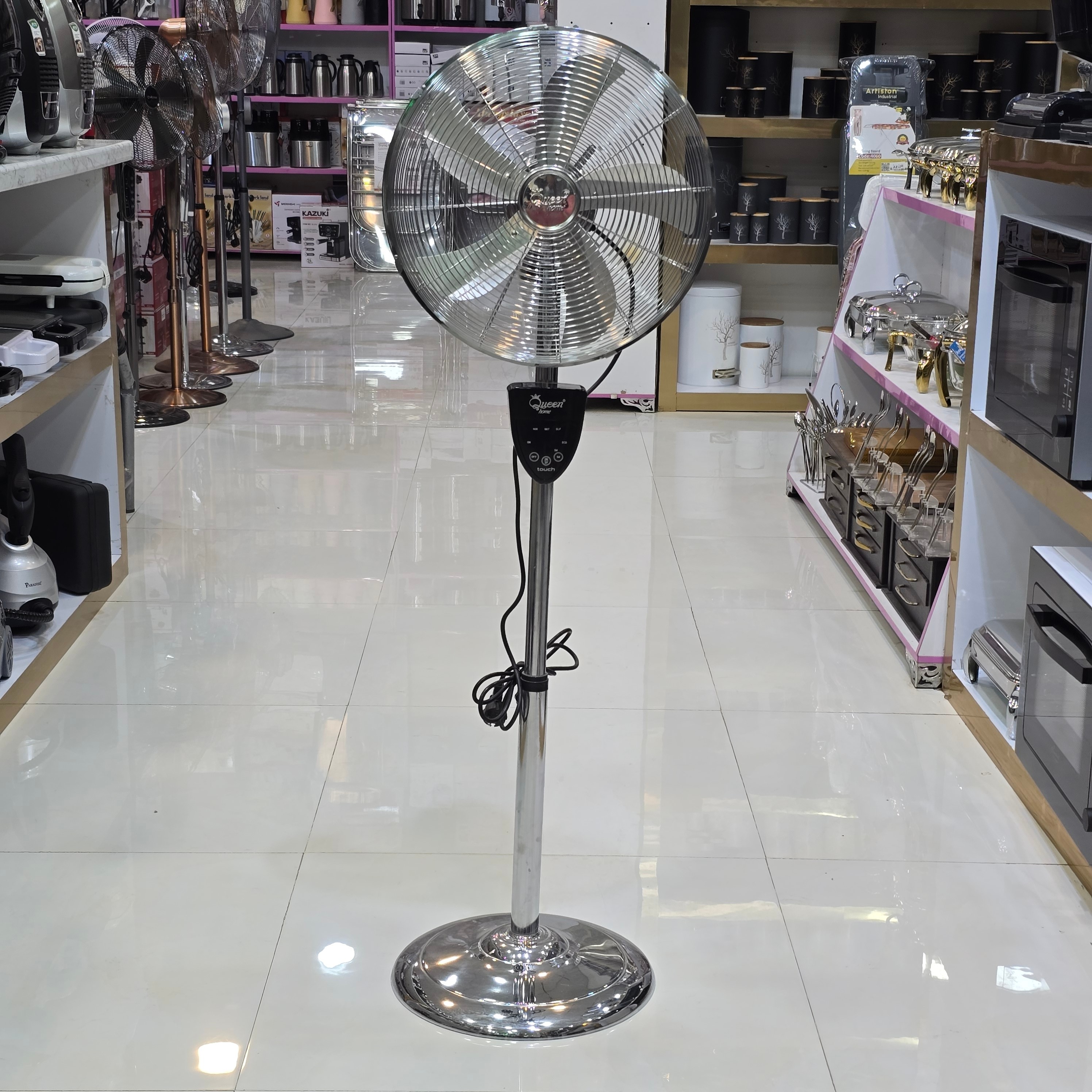 پنکه ایستاده کوئین هوم مدل QH-6680 ریموت دار 5 پره با ارسال رایگان