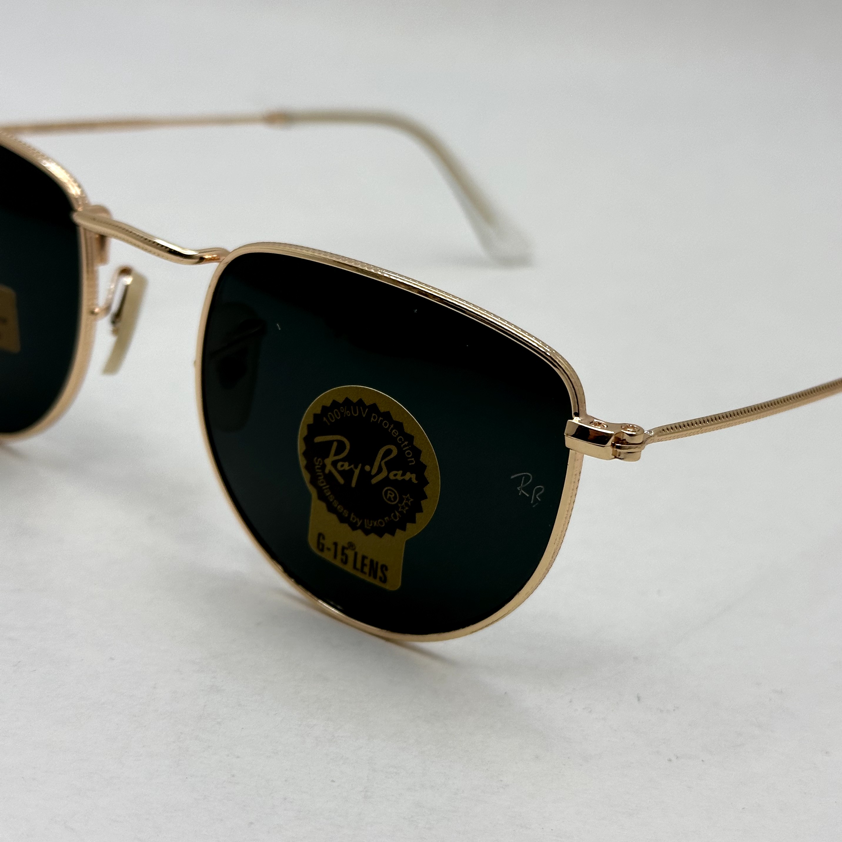 عینک آفتابی ریبن rayban شیشه سنگ مشکی طلایی کد rb 3958 (ارسال رایگان)