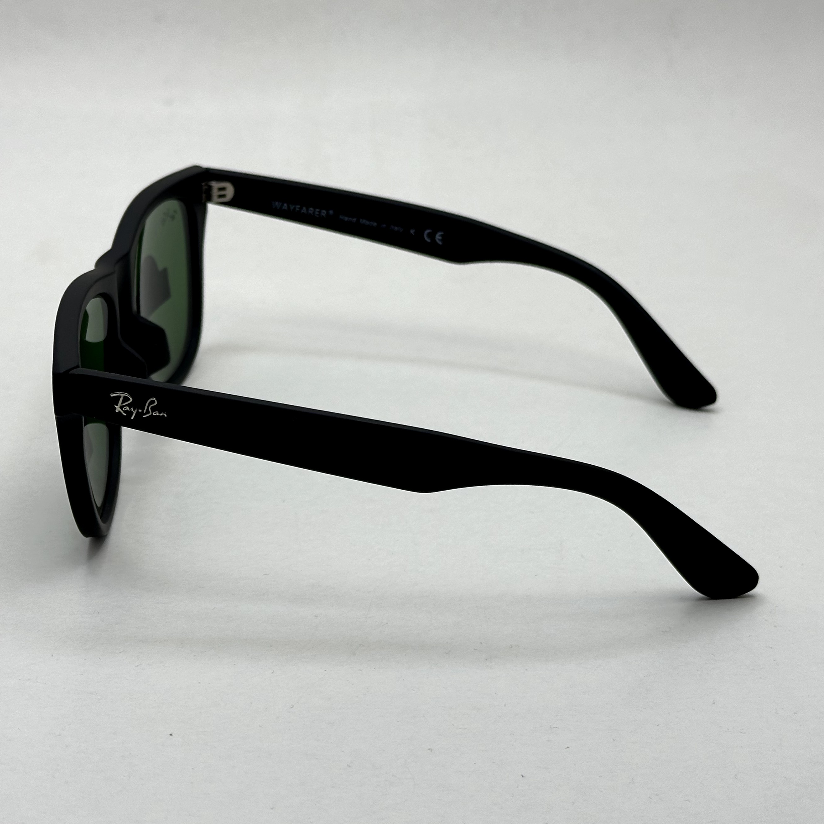 عینک آفتابی ریبن rayban ویفرر شیشه سنگ مشکی مات عدسی سبز سایز 54 به همراه پک کامل اورجینال RB 2140