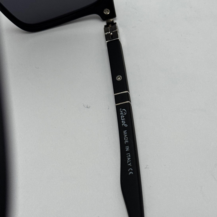 عینک آفتابی پلاریزه پرسول PERSOL مستطیلی لولا فنری کد P 8011 (ارسال رایگان)