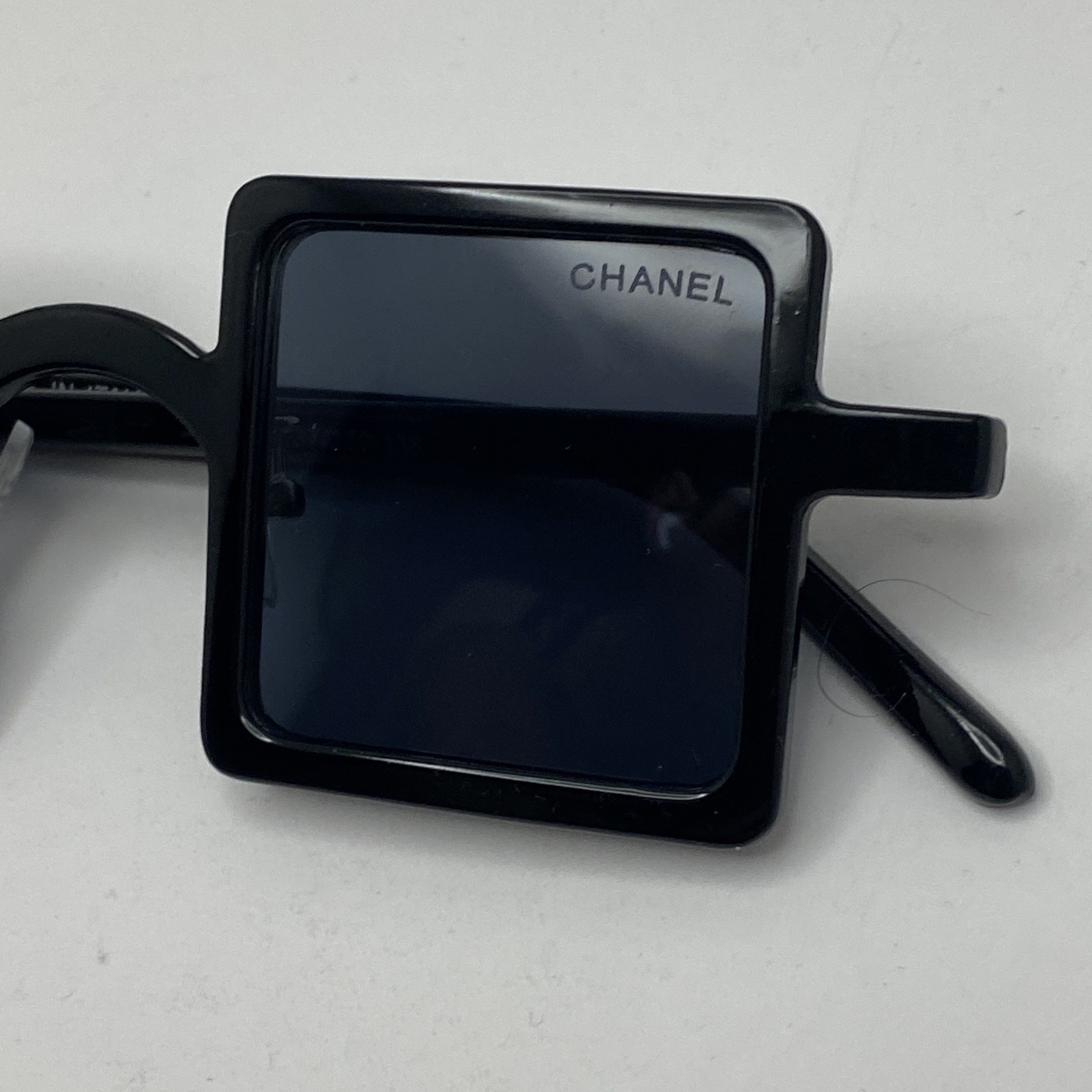 عینک آفتابی شنل CHANEL مربعی مشکی خاص به همراه کاور و دستمال مخصوص (ارسال رایگان)