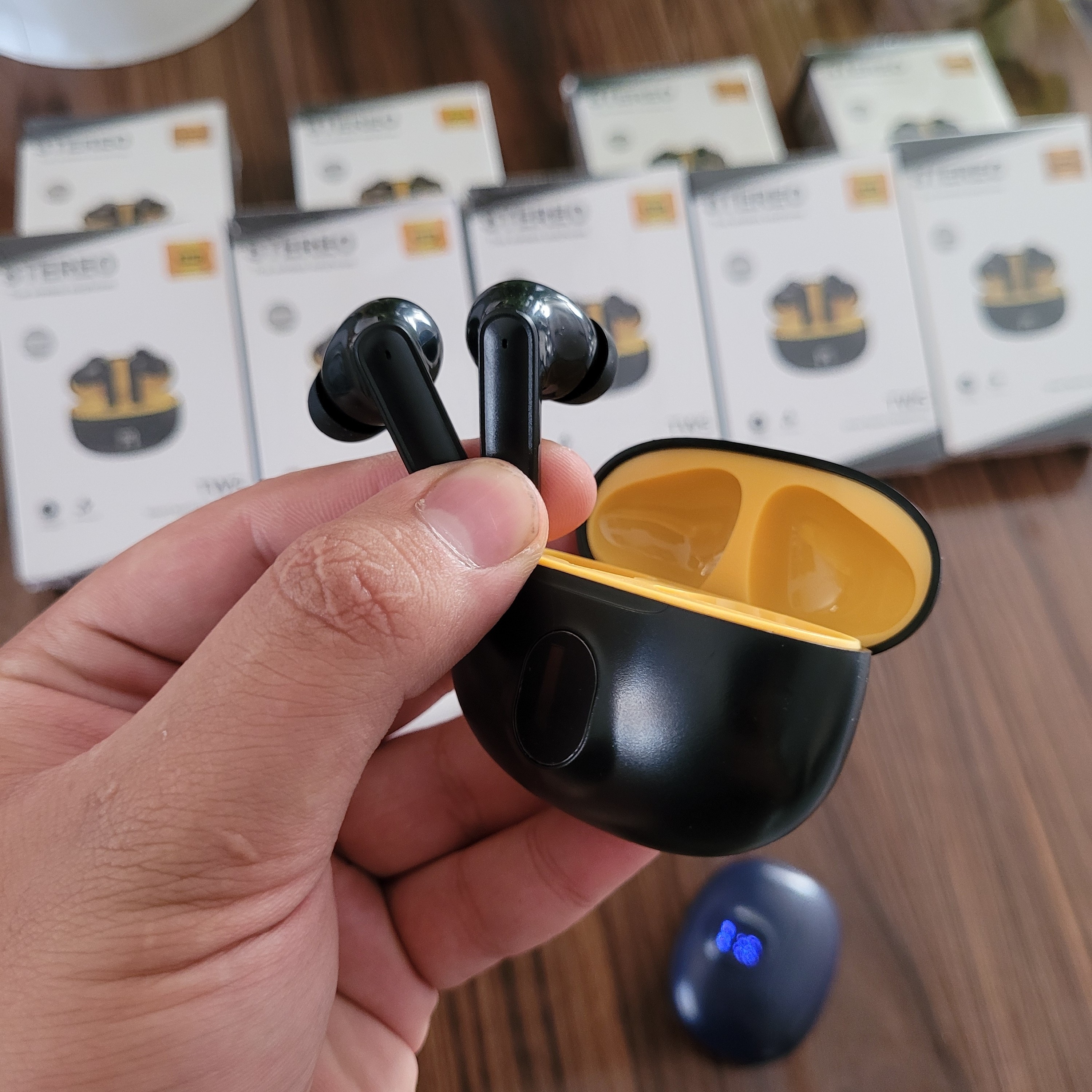 ایرپاد پرو STEREO ضدآب پاوربانک دار کیفیت درجه یک بلوتوث نسخه5/3 صحفه نمایش دار ایکس